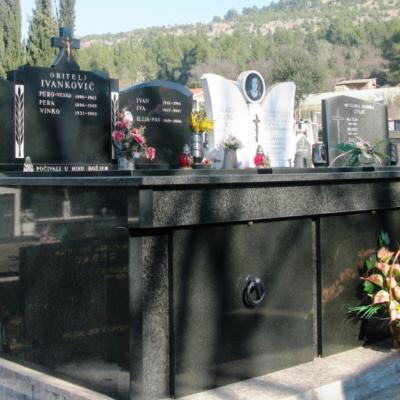 Visedjelne Grobnice 17